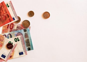 cash-2259076_1280